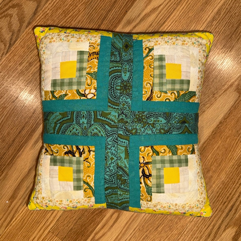 Quilted Log Cabin Pattern Accent Pillow‎ 12” square yellow, green paisley 1970s